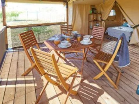 TENTE TOILE ET BOIS 5 personnes - Ecolodge Bali 3 Pièces sans sanitaires et sans arrivée d'eau
