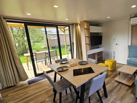 Mobilhome 4 personnes - ELEGANCE 40m² - 2 chambres - 2 salles de bain - Climatisation - Terrasse semi-couverte 27m² - Nouveauté 2024