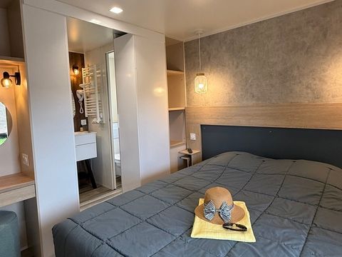 MOBILHOME 4 personnes - ELEGANCE 40m²  (2 chambres - 2 SDB - Climatisation) terrasse semi-couverte 27m² - Nouveauté 2024