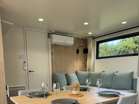 Mobilhome 4 personnes - ELEGANCE 40m² - 2 chambres - 2 salles de bain - Climatisation - Terrasse semi-couverte 27m² - Nouveauté 2024