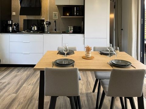 Mobilhome 4 personnes - ELEGANCE 40m² - 2 chambres - 2 salles de bain - Climatisation - Terrasse semi-couverte 27m² - Nouveauté 2024