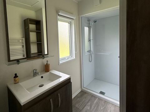Mobilhome 4 personnes - SWEET - HOME 40m² - 2 chambres - 1 salle de bain - Climatisation - Terrasse semi-couverte 27m² Nouveauté 2024