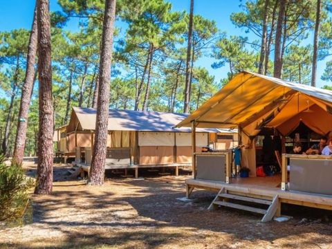 Tente en toile et en bois 6 personnes - TENTE LODGE Victoria | 6 pers. 2 Ch.