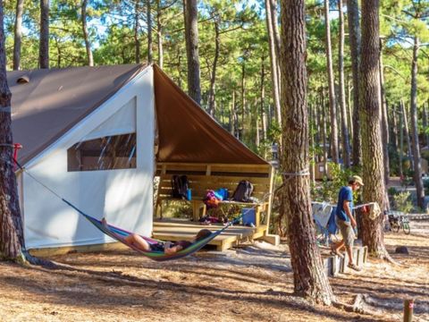 Tente en toile et en bois 4 personnes - TENTE LODGE - Les Yuccas | 4 pers. 2 ch.