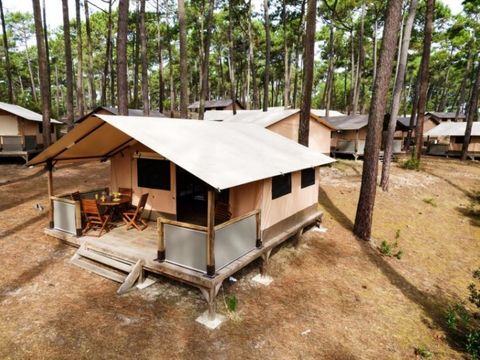 Tente en toile et en bois 5 personnes - Lodge Victoria 5 personnes – Toile & Bois – 30 m² – 2 chambres