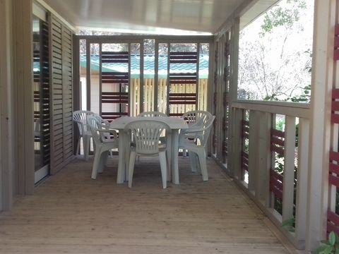 CHALET 7 personnes - Chalet VEGA 32m² (2 chambres), canapé lit dans le salon