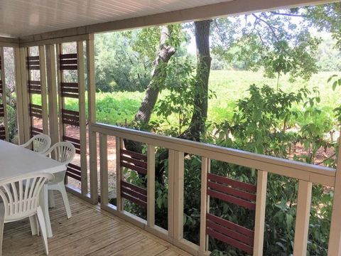 CHALET 7 personnes - Chalet VEGA 32m² (2 chambres), canapé lit dans le salon