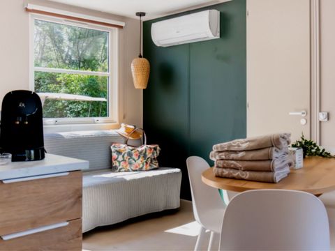 MOBILHOME 10 personnes - NEW 2024 Cottage Côté Jardin Jacuzzi (6/8P) PRESTIGE 3CH. 2SDB + TIPI 2 couchages