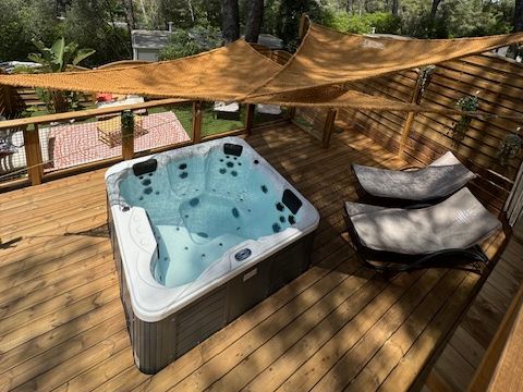 MOBILHOME 10 personnes - NEW 2024 Cottage Côté Jardin Jacuzzi (6/8P) PRESTIGE 3CH. 2SDB + TIPI 2 couchages