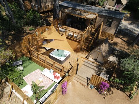 MOBILHOME 10 personnes - NEW 2024 Cottage Côté Jardin Jacuzzi (6/8P) PRESTIGE 3CH. 2SDB + TIPI 2 couchages