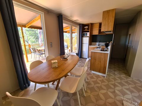 MOBILHOME 10 personnes - NEW 2024 Cottage Côté Jardin Jacuzzi (6/8P) PRESTIGE 3CH. 2SDB + TIPI 2 couchages