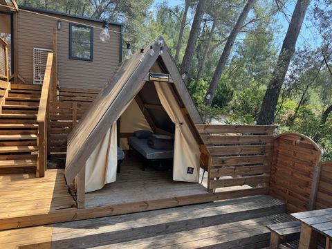 MOBILHOME 10 personnes - NEW 2024 Cottage Côté Jardin Jacuzzi (6/8P) PRESTIGE 3CH. 2SDB + TIPI 2 couchages