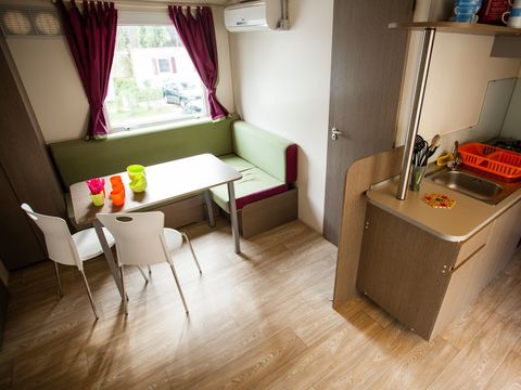 MOBILHOME 6 personnes - Comfort XL | 2 Ch. | 4/6 Pers. | Terrasse Surélevée