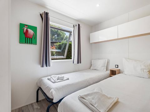 MOBILHOME 4 personnes - Mobil-home | Premium | 2 Ch. | 4 Pers. | Terrasse couverte | 1 SDB | Clim. | TV