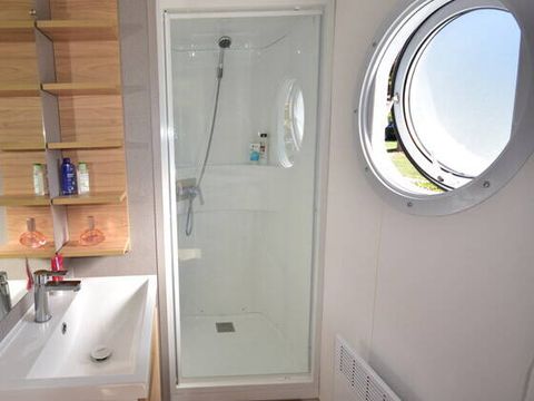 MOBILHOME 6 personnes - Mobil-home | Classic | 3 Ch. | 6 Pers. | Terrasse couverte | 1 SDB