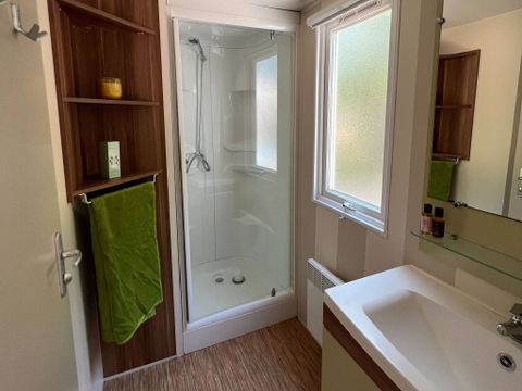 MOBILHOME 6 personnes - Mobil-home | Comfort | 3 Ch. | 6 Pers. | Terrasse couverte | 1 SDB | Clim. | TV