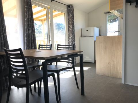 MOBILHOME 4 personnes - Mobil-Home 28 à 30  m² - 2 chambres - terrasse semi-couverte ou couverte - TV -