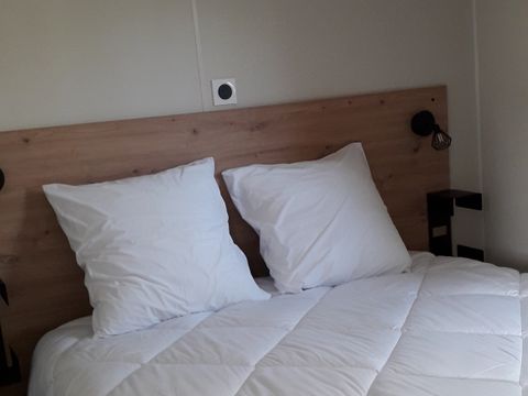 MOBILHOME 4 personnes - CONFORT 27  m² - 2 chambres - terrasse couverte - TV -