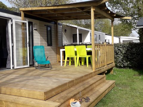 MOBILHOME 4 personnes - CONFORT 27  m² - 2 chambres - terrasse couverte - TV -