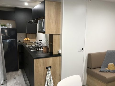 Mobilhome 4 personnes - Confort | 2 chambres | 4 pers. | Terrasse simple | 1 salle de bain | Climatisation | TV