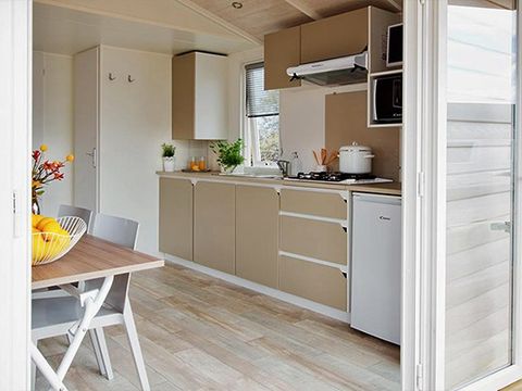 Mobilhome 4 personnes - Confort | 2 chambres | 4 pers. | Terrasse simple | 1 salle de bain | Climatisation | TV