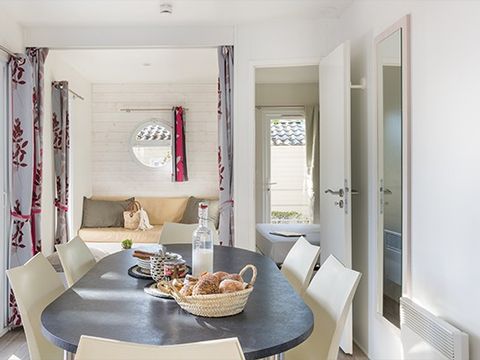MOBILHOME 6 personnes - Comfort | 3 Ch. | 6 Pers. | Terrasse surélevée | Clim. | TV