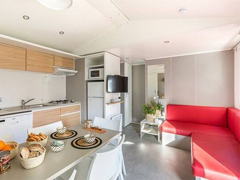 MOBILHOME 6 personnes - Mobil-home | Comfort | 3 Ch. | 6 Pers. | Terrasse Couverte | TV