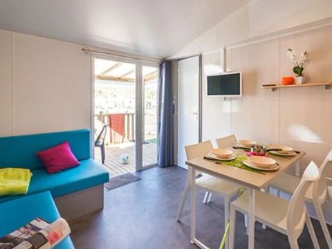 Mobilhome 4 personnes - Ultimate | 2 Ch. | 4 Pers. | Terrasse Surélevée | 2 SDB | Clim. | TV
