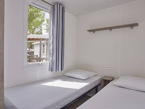 MOBILHOME 4 personnes - Mobil-home | Classic | 2 Ch. | 4 Pers. | Terrasse Simple | 1 SDB