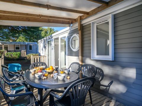 Mobilhome 6 personnes - Ultimate | 3 Ch. | 6 Pers. | *Terrasse surélevée* | 2 SDB | Clim. | TV