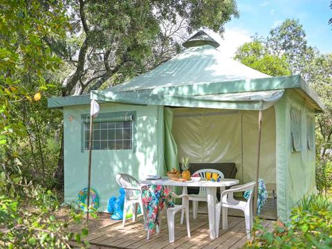 BUNGALOW TOILÉ 4 personnes - STANDARD sans sanitaires
