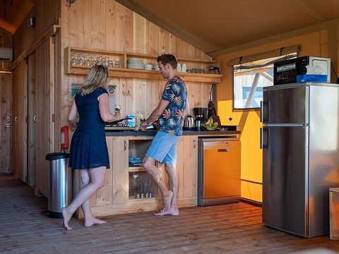 Tente en toile et en bois 8 personnes - Pamoja & Kambi