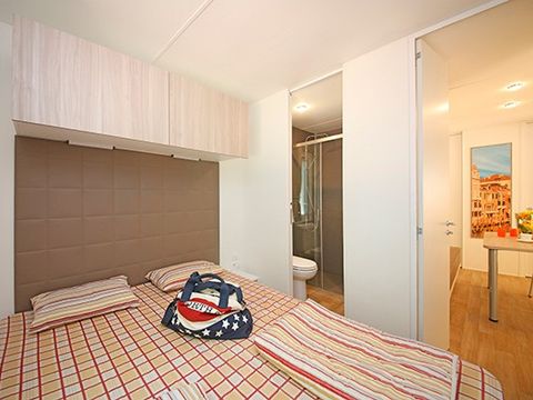 Mobilhome 6 personnes - Comfort XL | 3 Ch. | 6 Pers. | Terrasse Couverte | 2 SDB | Clim.