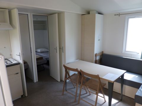 MOBILHOME 8 personnes - Mobil home climatisé de 28.3m² - 3 chambres + terrasse semi couverte 22.5m²