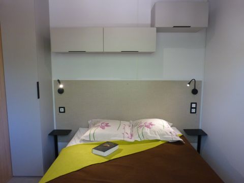 MOBILHOME 4 personnes - Mobil home 26m² climatisé - 2 chambres + terrasse couverte 20m²