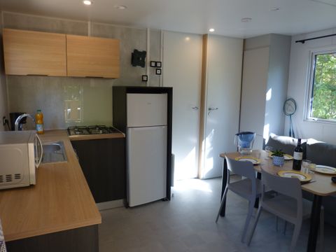 MOBILHOME 4 personnes - Mobil home 26m² climatisé - 2 chambres + terrasse couverte 20m²