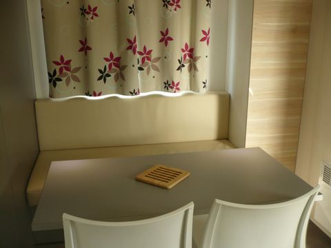 MOBILHOME 4 personnes - Mobil home  20m² - 2 chambres + terrasse semi couverte 7,50m²