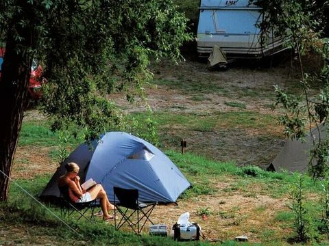 Emplacement - tente ou caravane 10/40 m²