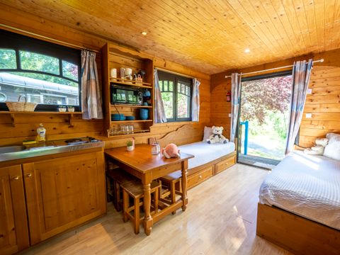 HÉBERGEMENT INSOLITE 5 personnes - ROULOTTE GÎTE