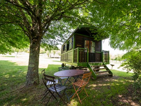 HÉBERGEMENT INSOLITE 5 personnes - ROULOTTE GÎTE