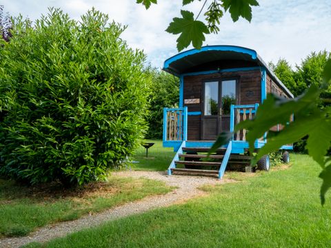 HÉBERGEMENT INSOLITE 5 personnes - ROULOTTE GÎTE