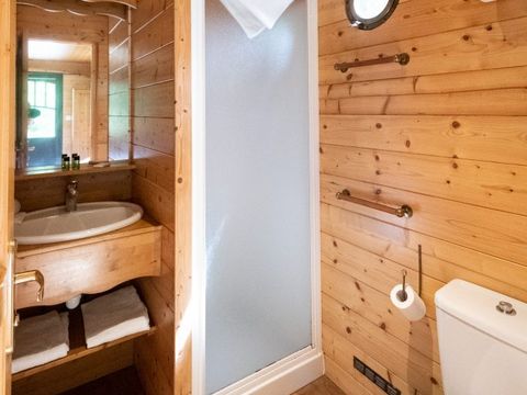 HÉBERGEMENT INSOLITE 4 personnes - HÔTELIERE sans cuisine