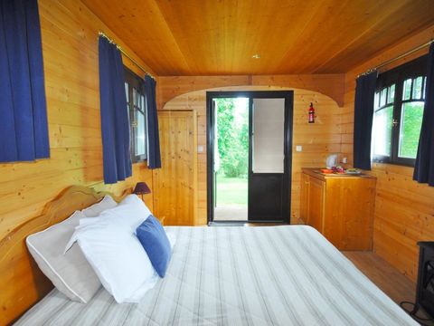 HÉBERGEMENT INSOLITE 4 personnes - HÔTELIERE sans cuisine