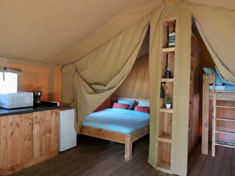 Tente en toile et en bois 5 personnes - Lodge sans sanitaires