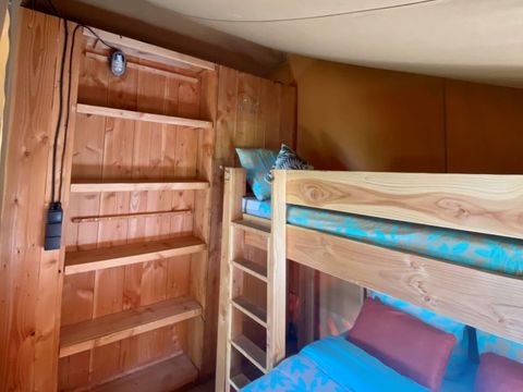 Tente en toile et en bois 5 personnes - Lodge sans sanitaires