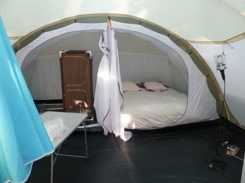 TENTE 4 personnes - Prêt à camper + véhicule + électricité + tente