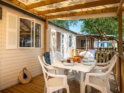 MOBILHOME 4 personnes - Mobil-home | Comfort | 2 Ch. | 4 Pers. | Terrasse surélevée | Clim. | TV