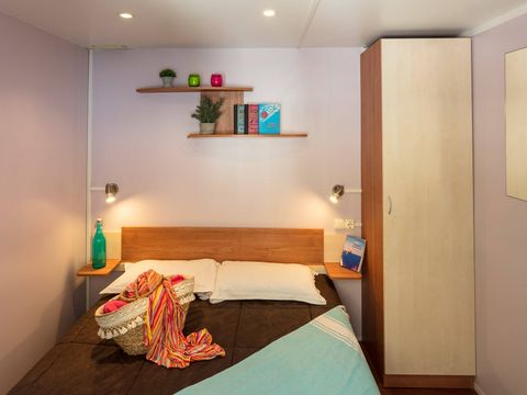 MOBILHOME 6 personnes - Mobil-home | Premium | 3 Ch. | 6 Pers. | Terrasse surélevée | Clim. | TV