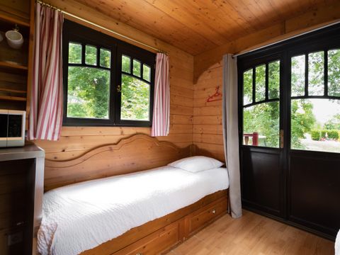 HÉBERGEMENT INSOLITE 5 personnes - Roulotte de campagne