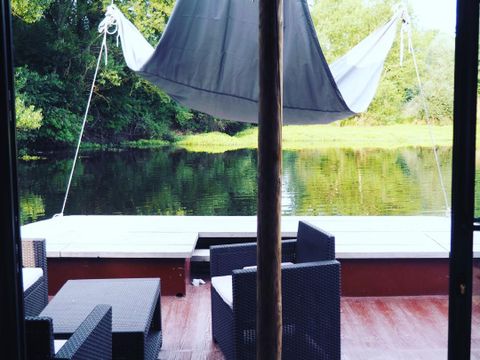 Insolite 5 personnes - Toue cabanée au mouillage avec sanitaires